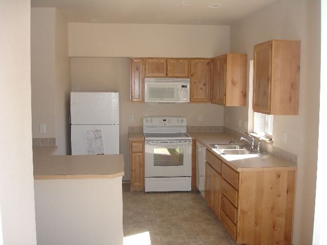 Interior 2 - 38 S White Oak Ln