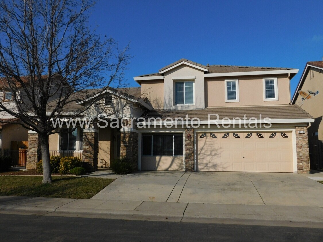 Foto del edificio - Spacious Elk Grove 4bd/3ba with 2 Car Gara...