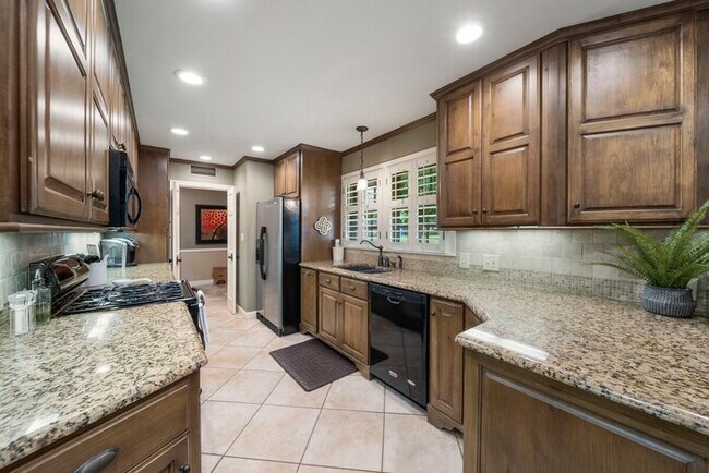 Foto del edificio - PERFECT place in Midtown Tulsa