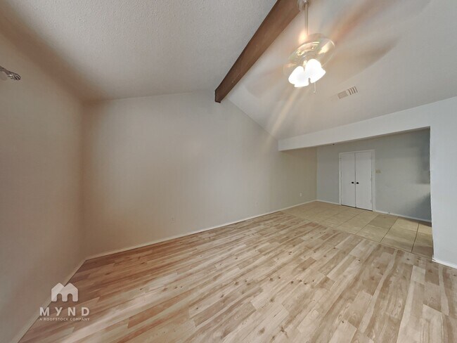 Foto del edificio - 303 N Eastern St