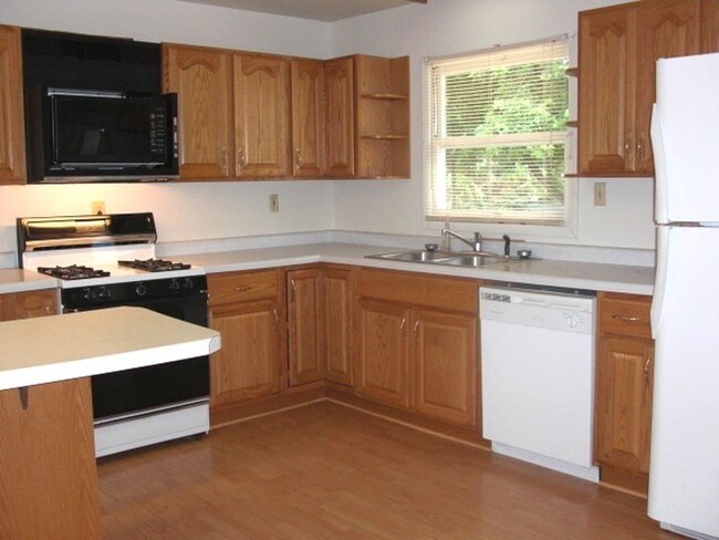 Building Photo - 1677 Hilda Dr