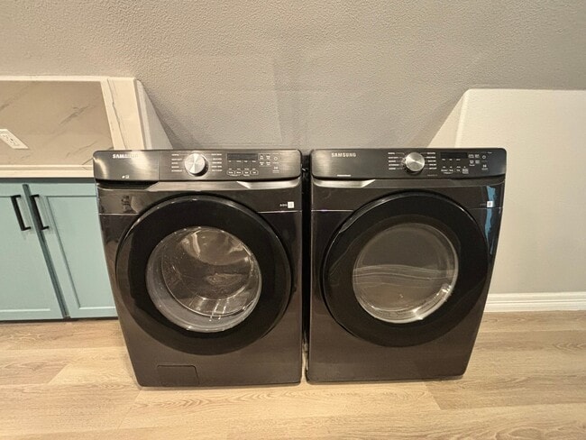 Building Photo - 427 Rice Ave