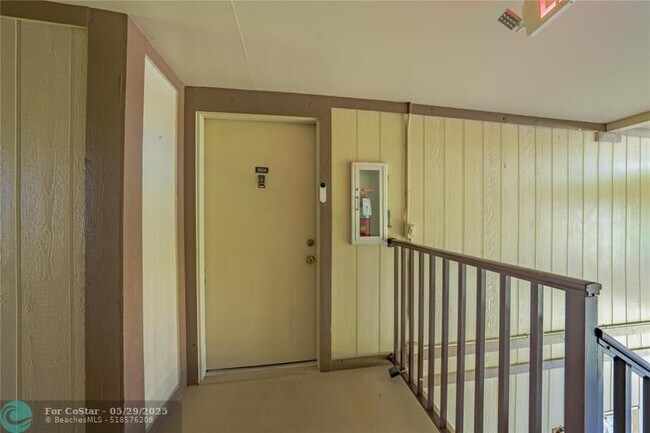 Building Photo - 9614 W McNab Rd