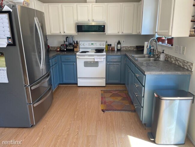 Foto del edificio - 3 br, 2 bath House - 12781 NE Eckern Place