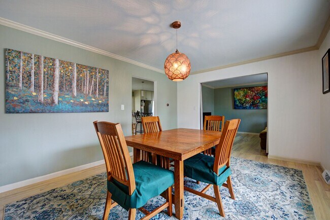 Foto del edificio - Large house with mountain views