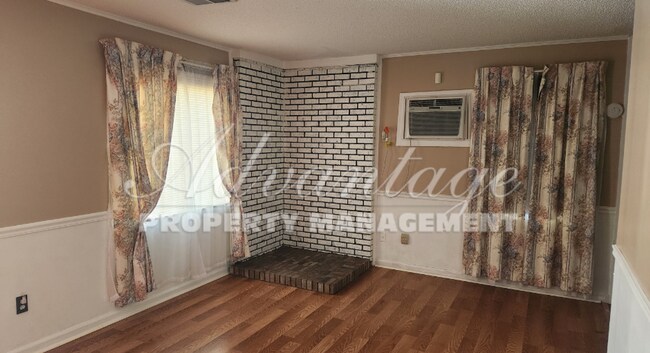 Building Photo - Nice Home In the U of M Area