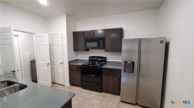 Foto del edificio - 2312 Alterman Dr