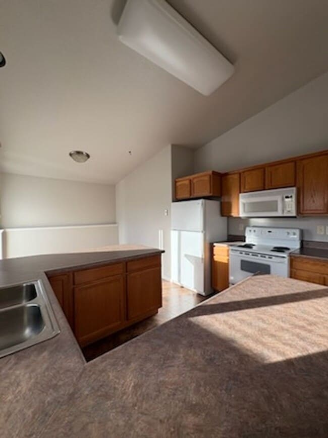 Building Photo - r1327