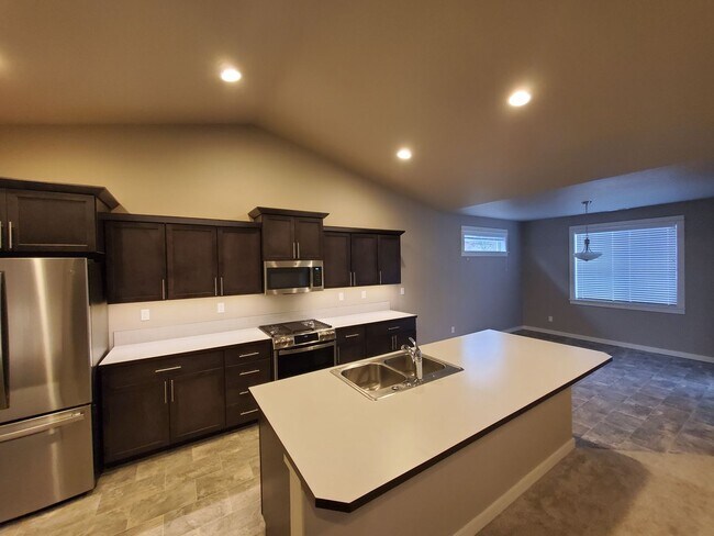 Foto del edificio - New 3+ Bedroom in North Albany.  Available...