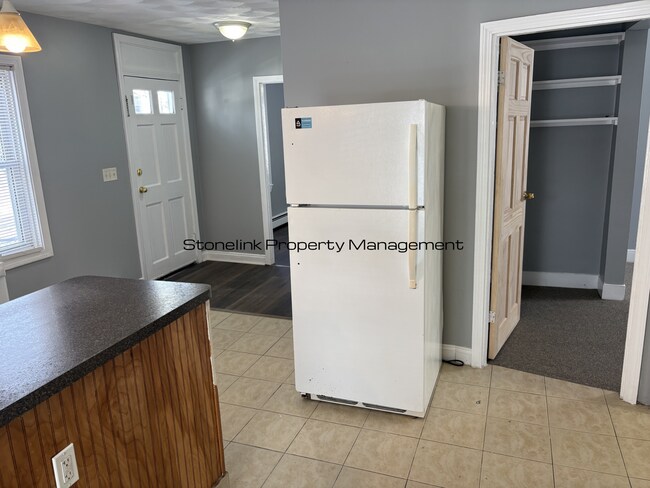 Building Photo - 47 Pine St