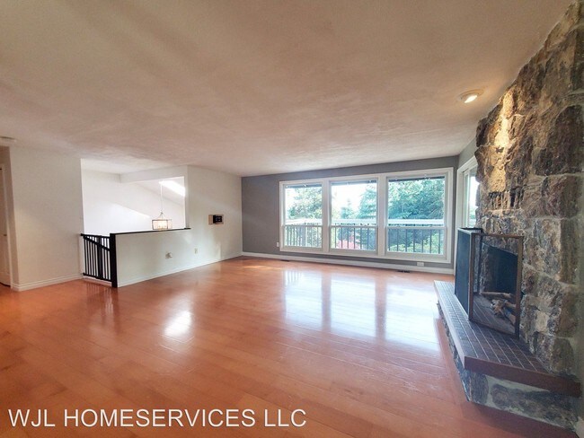 Building Photo - 5 br, 3 bath House - 21804 3rd Dr SE