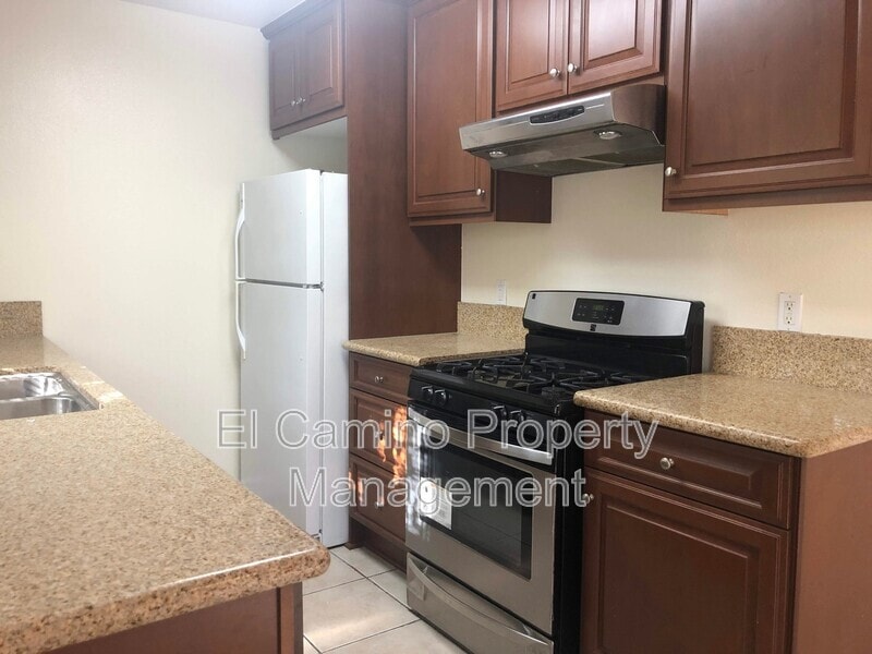 Primary Photo - 338 E 83rd St
