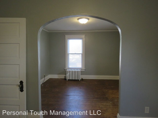 Building Photo - 728 8th St N