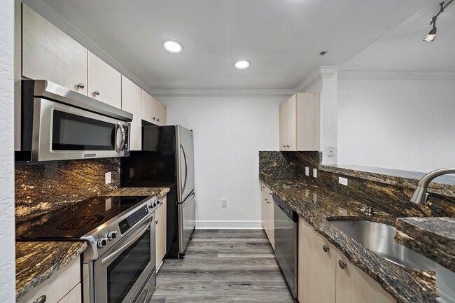 Building Photo - 1803 N Flagler Dr