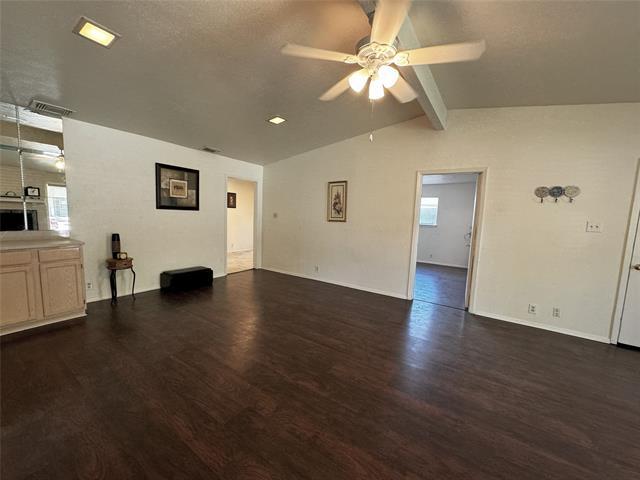 Foto del edificio - 520 Towne House Ln