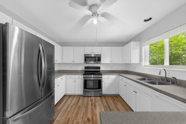 Foto del edificio - 3128 Stratton Ln