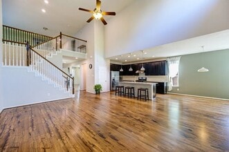 Building Photo - 5918 Rivergrove Bend Dr