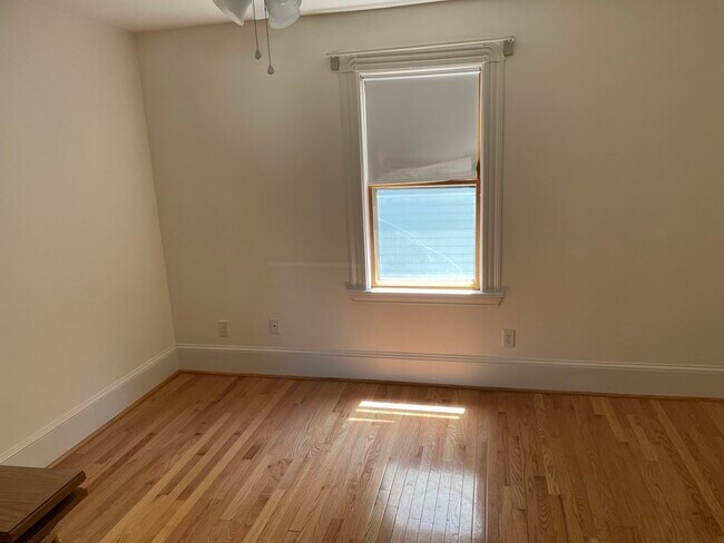 Foto del edificio - 24 Gold Star Rd