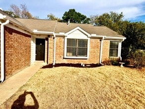 Building Photo - 304 Mack Dr