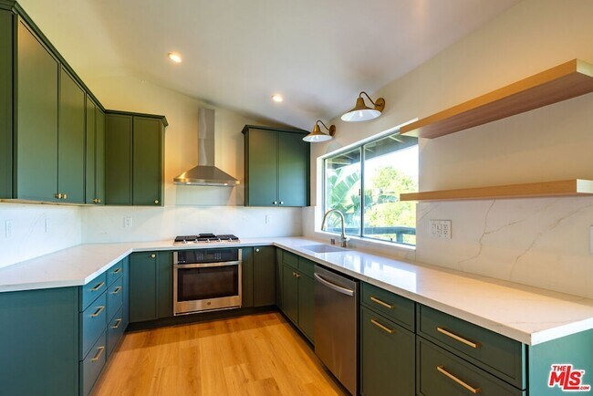 Building Photo - 4629 Palmero Dr