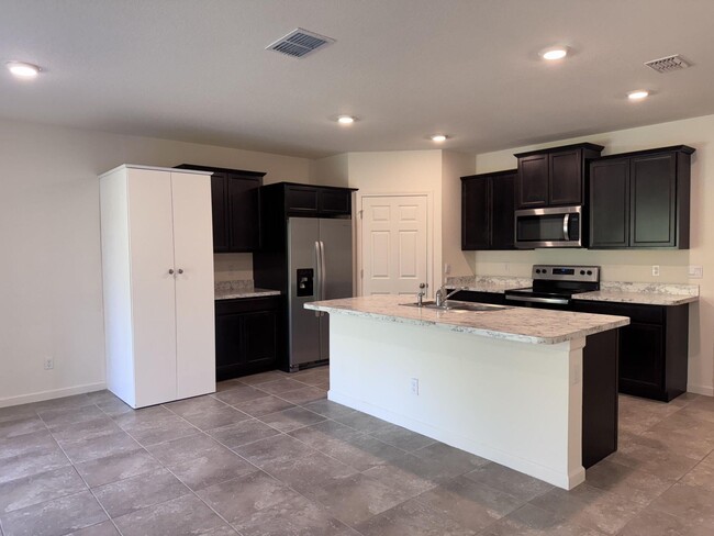 Foto del edificio - 2526 SW Savage Blvd