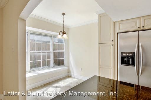 Building Photo - 2307 S Carrollton Ave