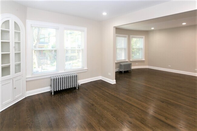 Foto del edificio - 1433 W Farragut Ave