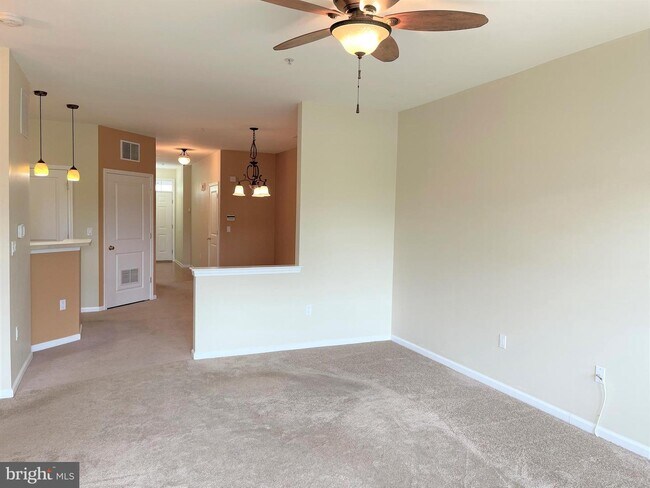 Building Photo - 303 Raphael Court