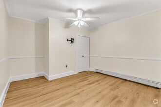 Building Photo - 154 Temple St
