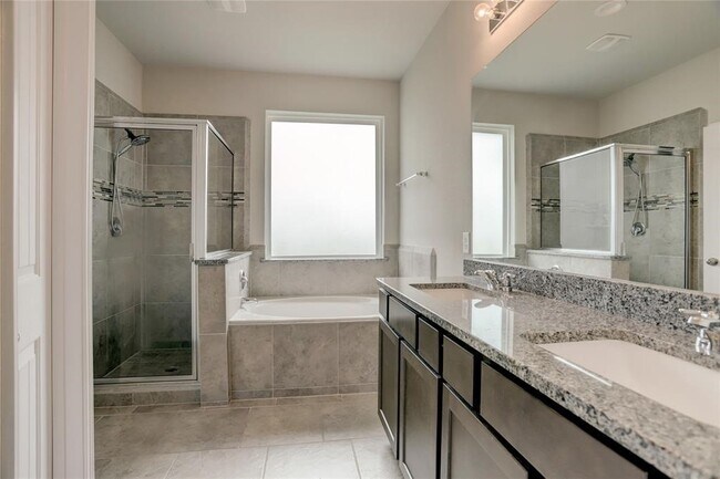 Building Photo - 7331 Saddle Tree Dr