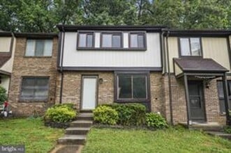 Building Photo - 5863 Jackson Oak Ct