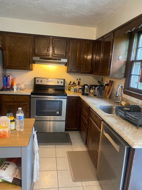 Building Photo - 16 Shaw St