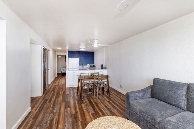 Foto del edificio - BEACH FRONT FURNISHED CONDO - 2/2/1cov pkg