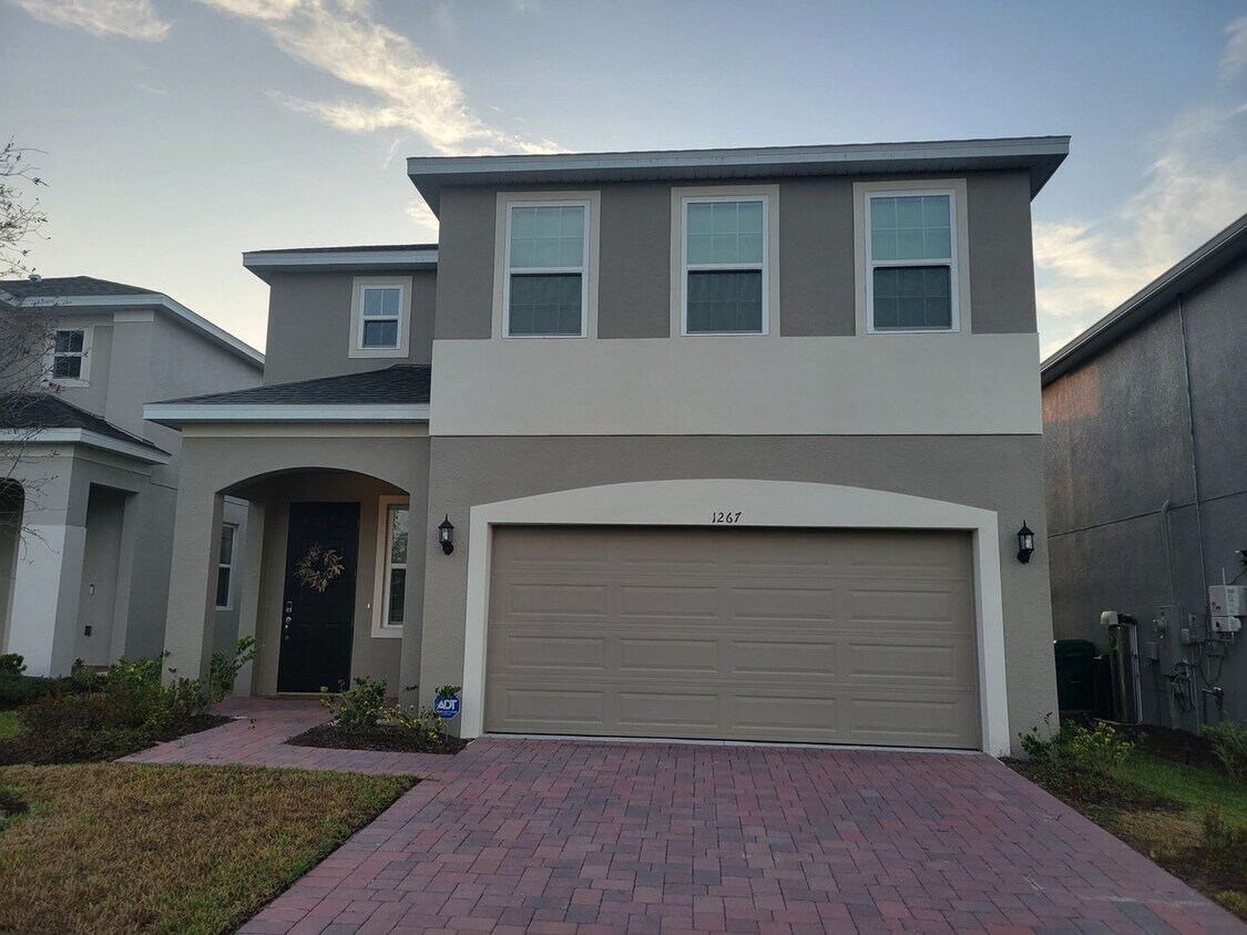 Foto principal - Spacious 4-bedroom/2.5-bathroom house (inc...