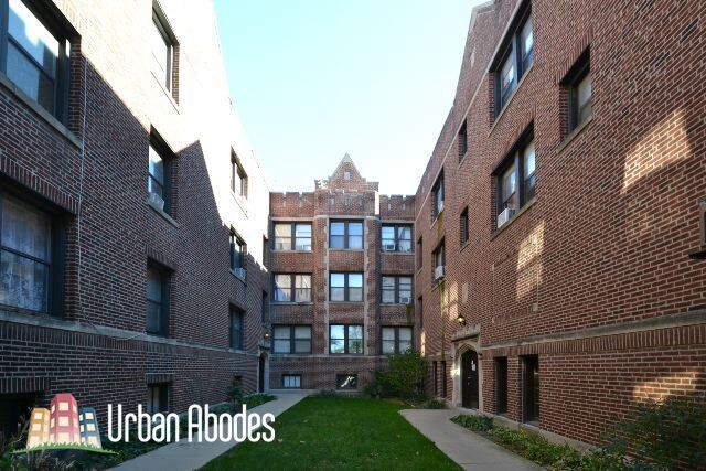 Foto principal - 3121 N Hamlin Ave