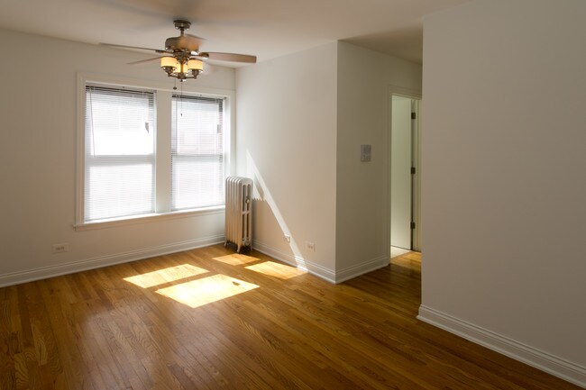 Woodlawn Terrace Apartments Chicago Il Dining Living Room Woodlawn Terrace