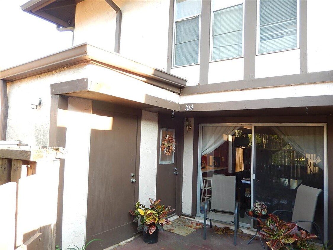 Foto principal - 104 Westwood Dr