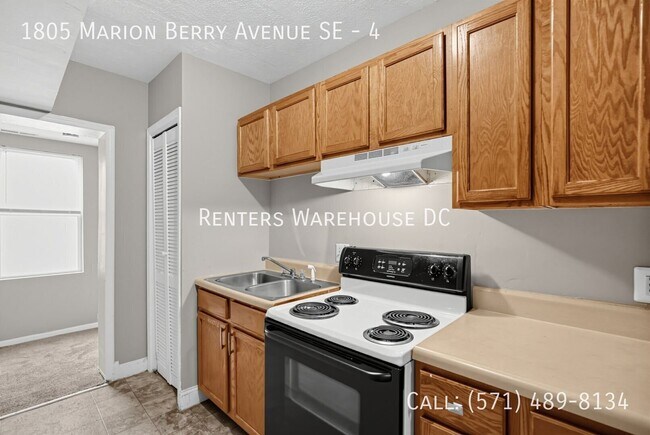 Foto del edificio - 1805 Marion Barry Ave SE