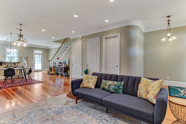 Foto del edificio - 311 W Taylor St