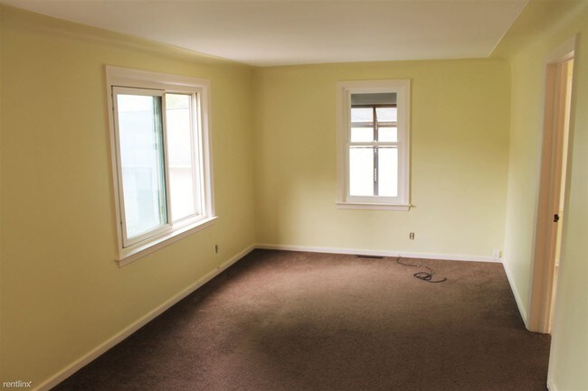 Foto del edificio - 4812 Lake Harbor Rd