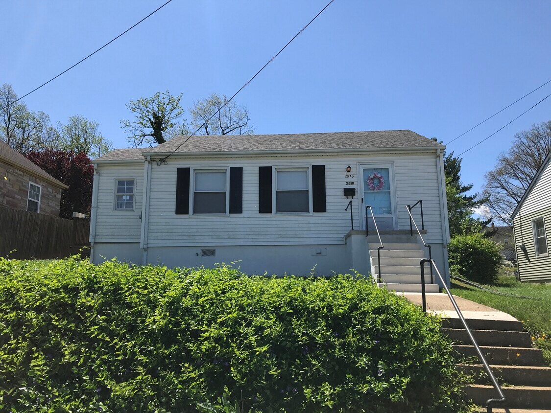 2518 Denniston Ave SW, Roanoke, VA 24015 House Rental in Roanoke, VA