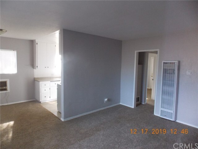 Foto del edificio - 22600 Ellis Ave