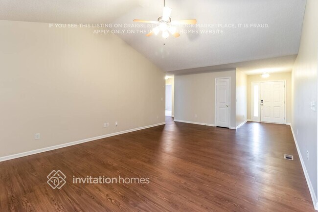 Building Photo - 400 Bennington Dr