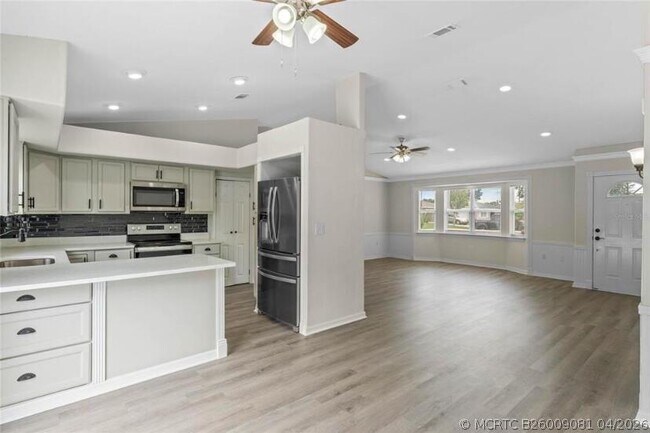 Foto del edificio - 613 Antelope Ln