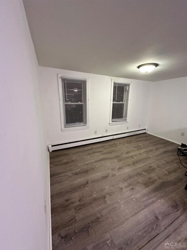 Building Photo - 260 Raritan St