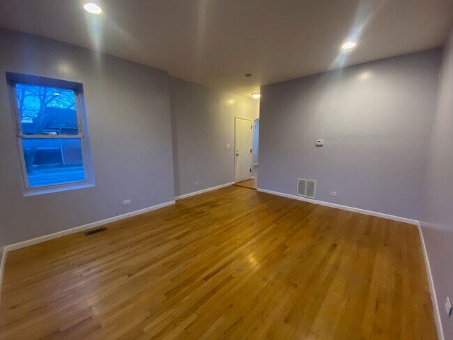Foto del edificio - 1700 N Mango Ave