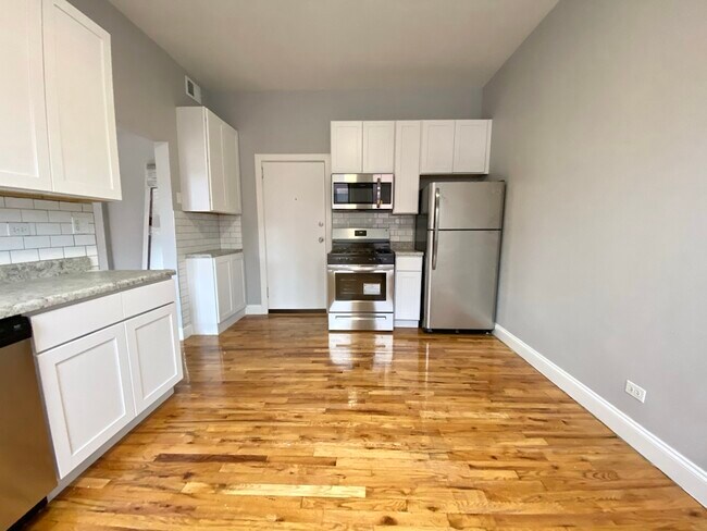 Foto del edificio - 900 W Montrose Ave