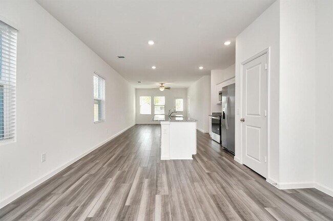 Building Photo - 13527 Harefield Holw Trl