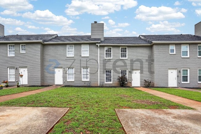 Building Photo - Unit 131