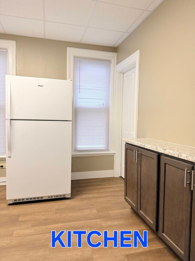 Building Photo - 1023 W 21st St